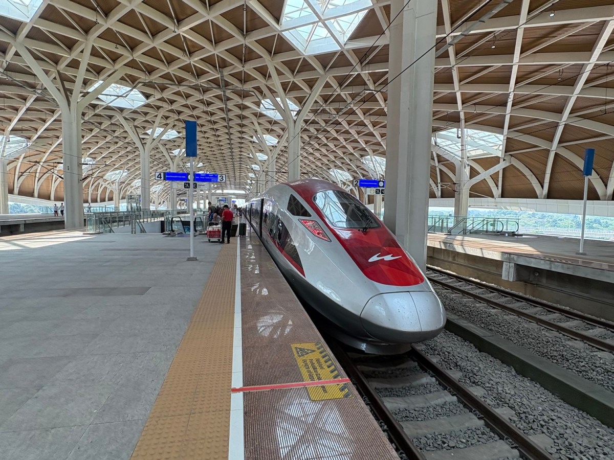 【インドネシア🇮🇩】2023開業！ジャカルタからバンドンへ！インドネシア高速鉄道Whooshでの旅